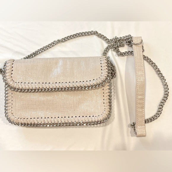 Sondra Roberts Handbags - Versatile cross body bag